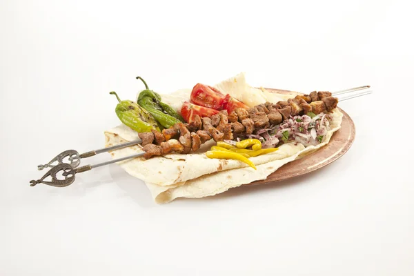 Turco Sis Kebab aislado fondo blanco —  Fotos de Stock