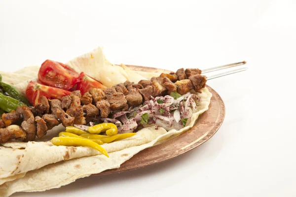 Turkse Sis Kebab geïsoleerd witte achtergrond — Stockfoto