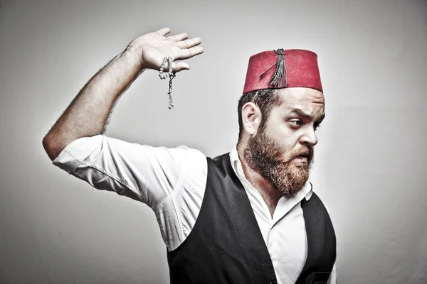 Man in traditionele Turkse hoed en jurk kabadayi — Stockfoto