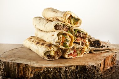 Türk shawarma durum geleneksel sish kebab şal