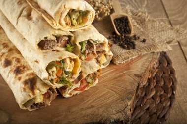 Türk shawarma durum geleneksel sish kebab şal