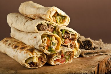 Türk shawarma durum geleneksel sish kebab şal