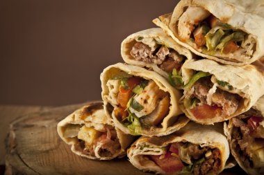 Türk shawarma durum geleneksel sish kebab şal
