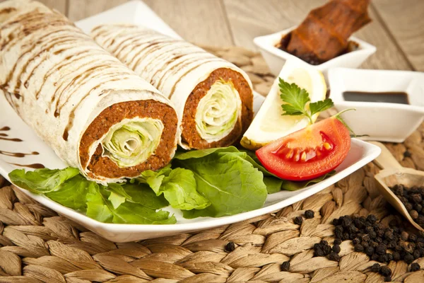 Cig kofte Durum Shawarma Turkish Food — Stock Photo, Image