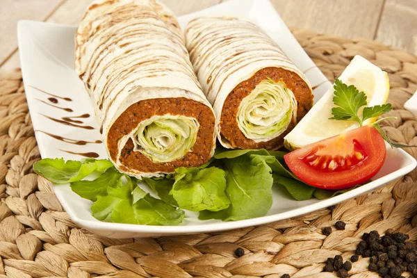 Cig kofte Durum Shawarma Turkish Food — Stock Photo, Image