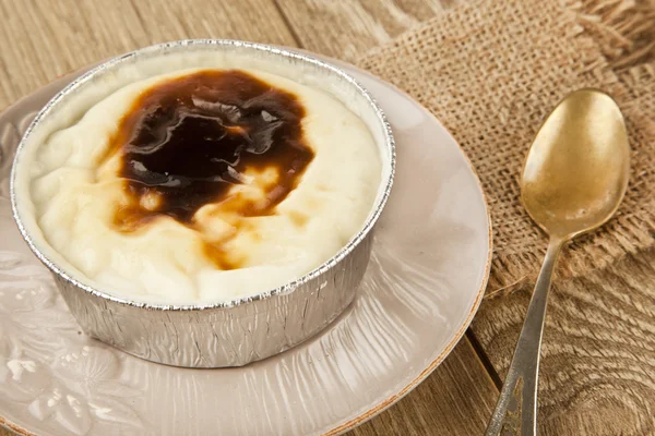 Turkish traditional dairy dessert ( sutlac ) rice pudding — Stock Photo, Image