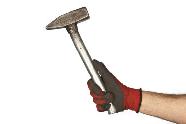 Çalışma elinde bir çekiç beyaz arka plan üzerinde tutarak eldiven