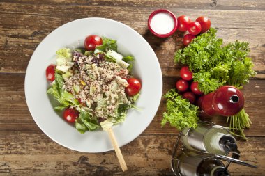 Quinoa salata, vejetaryen ve diyet yemekleri
