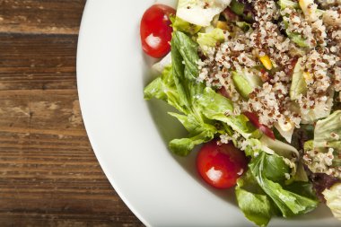Quinoa salata, vejetaryen ve diyet yemekleri