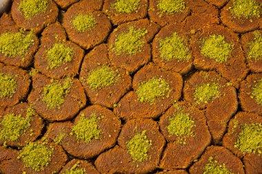 Türk tatlı kadayıf künefe fıstık ile