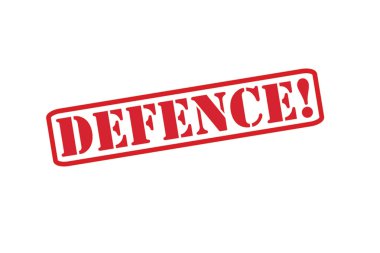 Köy zemininde ahşap masa ile Türk geleneksel işkembe çorbası