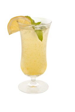 cam üzerine beyaz izole limonata