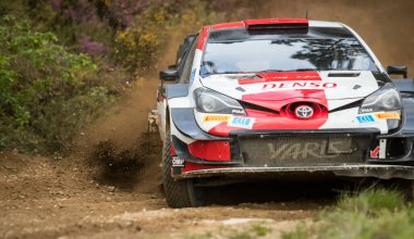 Dornelas, Portekiz - 01 Mayıs 2021: Takamoto KATSUTA (JPN), Keaton WILLIAMS (GBR), TOYOTA GAZOO RACING WRT, TOYOTA Yaris WRC, bir test gününde yakın çekim