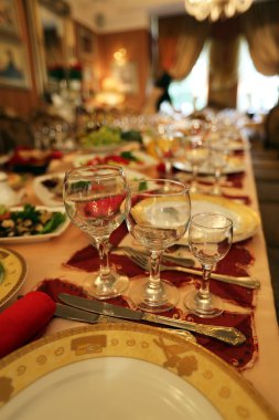 Restaurant bar cafe ware masa sandalye garson cam plaka avize lamba Siparişi penceresini iç döşeme