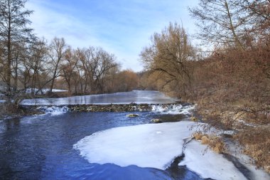 Donmuş nehir üzerinde Kunduz Barajı
