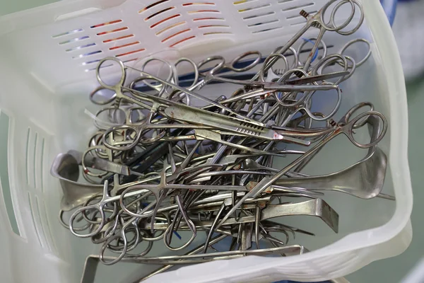 Instrumentos quirúrgicos usados —  Fotos de Stock