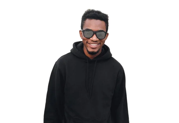 Retrato Close Feliz Sorridente Jovem Africano Vestindo Capuz Preto Branco — Fotografia de Stock