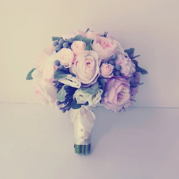 Винтажный нежный свадебный букет, мягкие пастельные цвета — стоковое фото