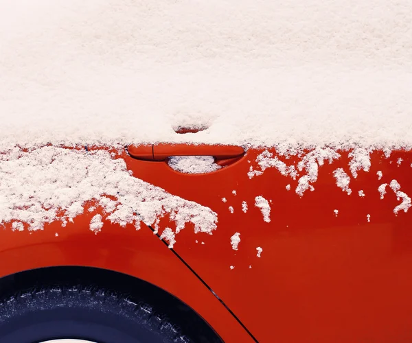 Invierno coche congelado, vehículo congelado puerta en la nieve — Foto de Stock