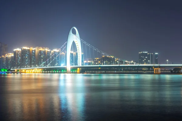 Night skyline and cityscape in guangzhou — Stock Photo, Image