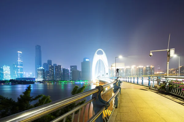 Night skyline and cityscape in guangzhou — Stock Photo, Image