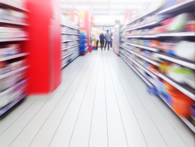Süpermarket raflarında iç