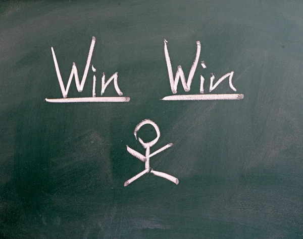 Win win concept op blackboard — Stockfoto