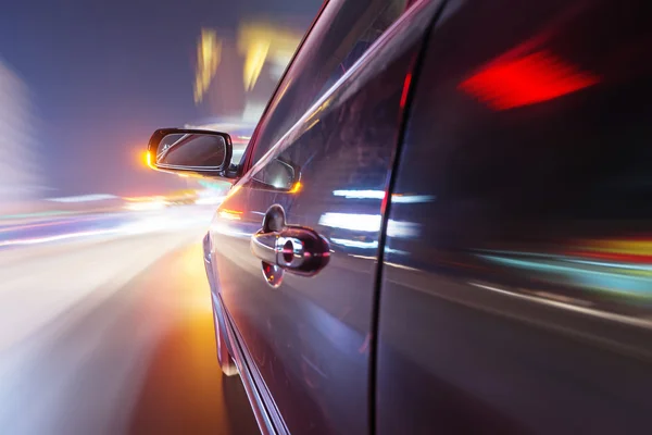 Auto su strada di notte — Foto Stock