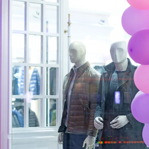 Mannequins in modieuze jurken — Stockfoto