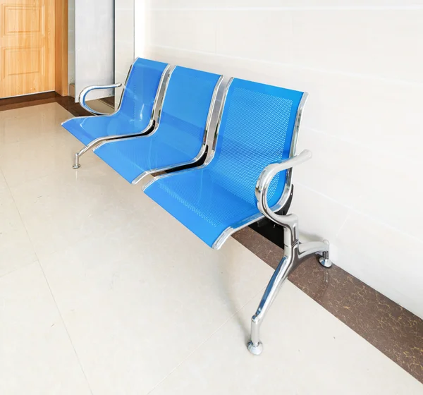 Chairs in the hospital hallway — Stock Photo, Image