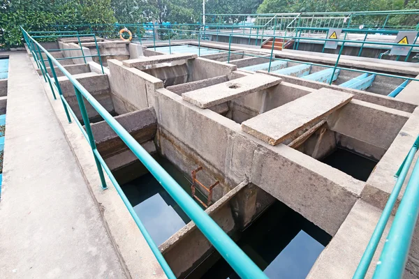 Planta de tratamiento de aguas residuales —  Fotos de Stock