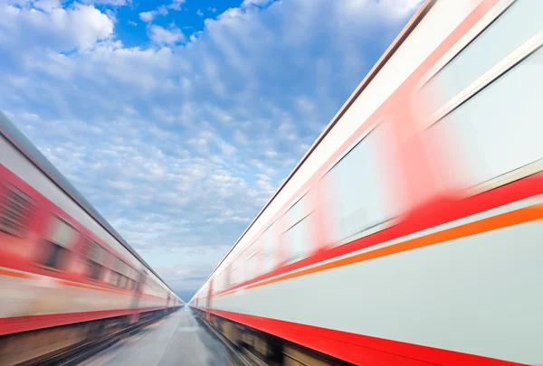 Trenes en movimiento rápido — Foto de Stock