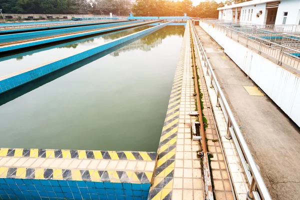 Schoonmaak-waterfaciliteit — Stockfoto