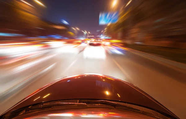 Auto su strada di notte — Foto Stock