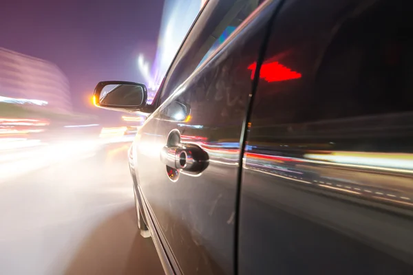 Auto su strada di notte — Foto Stock