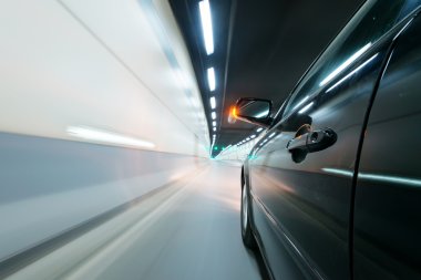 hızlı tunne hareketli araba 