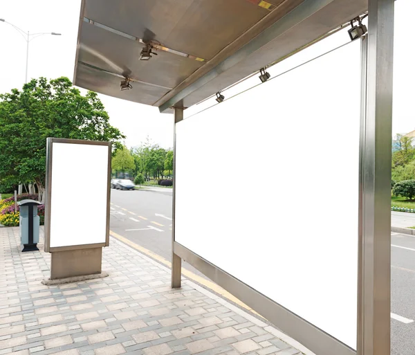 Fermata dell'autobus cartellone — Foto Stock