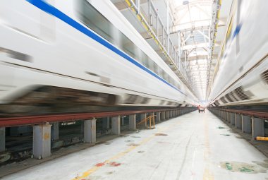 Hızlı Tren Servisi depo içinde
