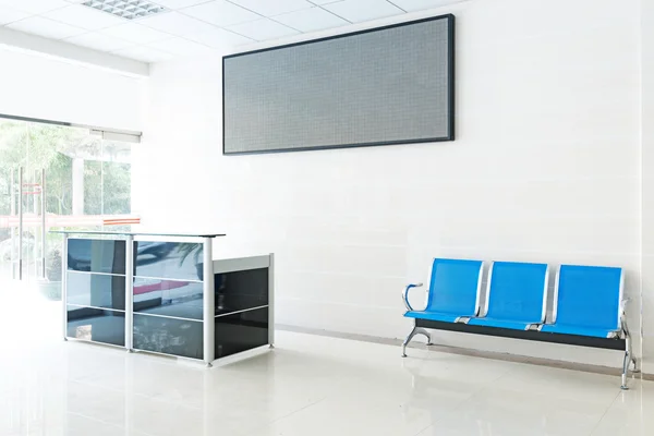Empty reception hall in modern building — Stock Photo, Image