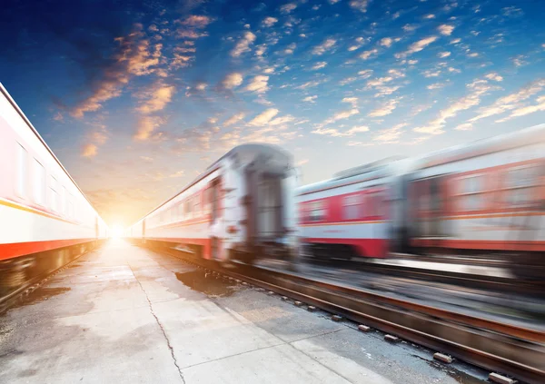 Trens em movimento rápido — Fotografia de Stock