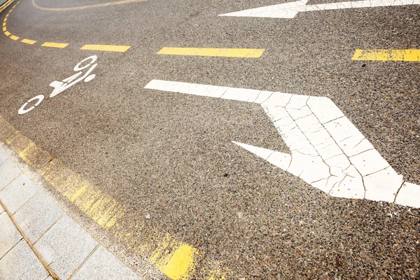 Fahrradstraßenschild auf Gehweg gemalt — Stockfoto