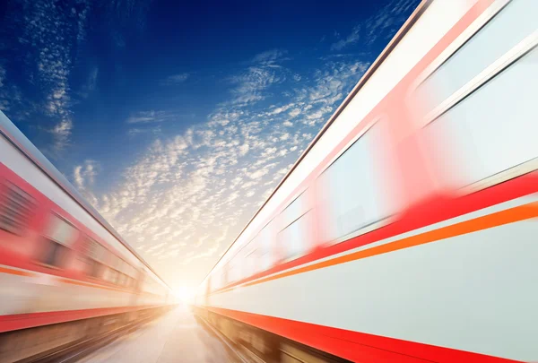 高速移動する電車 — ストック写真