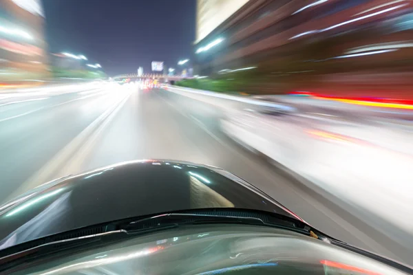 夜の道路上の車 — ストック写真