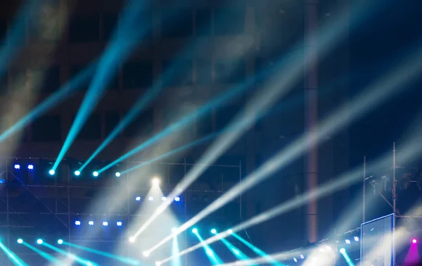 Holofotes no palco de teatro — Fotografia de Stock