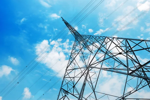 Metal yüksek gerilim kule