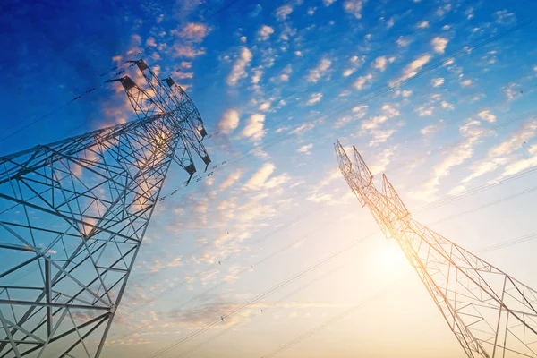 High-voltage tower on sky background — Stockfoto