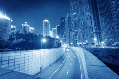 modern binanın zemin üzerine açık yollar shanghai