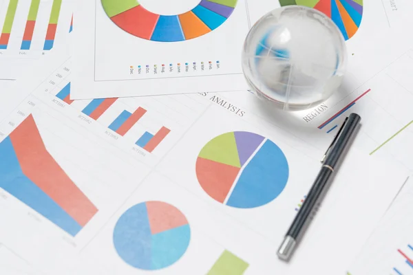 Finansiella diagram och business tecken — Stockfoto