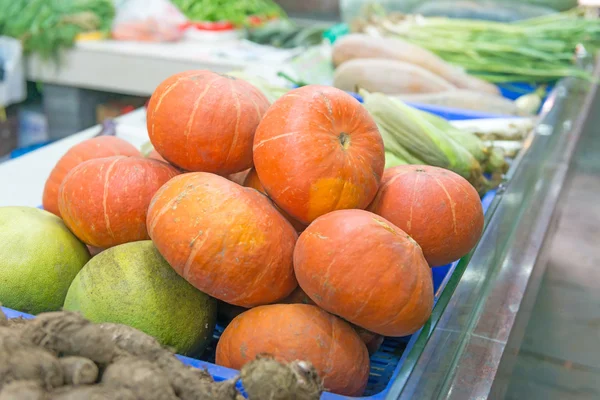 Mercado dos produtos hortícolas frescos — Fotografia de Stock