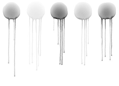 Beyaz arkaplanda soyut suluboya çizimi. Grafik tasarım elementleri. Gri renge boyanmış..